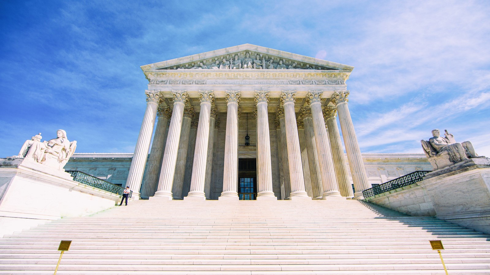 Front of the United States Supreme Court Building